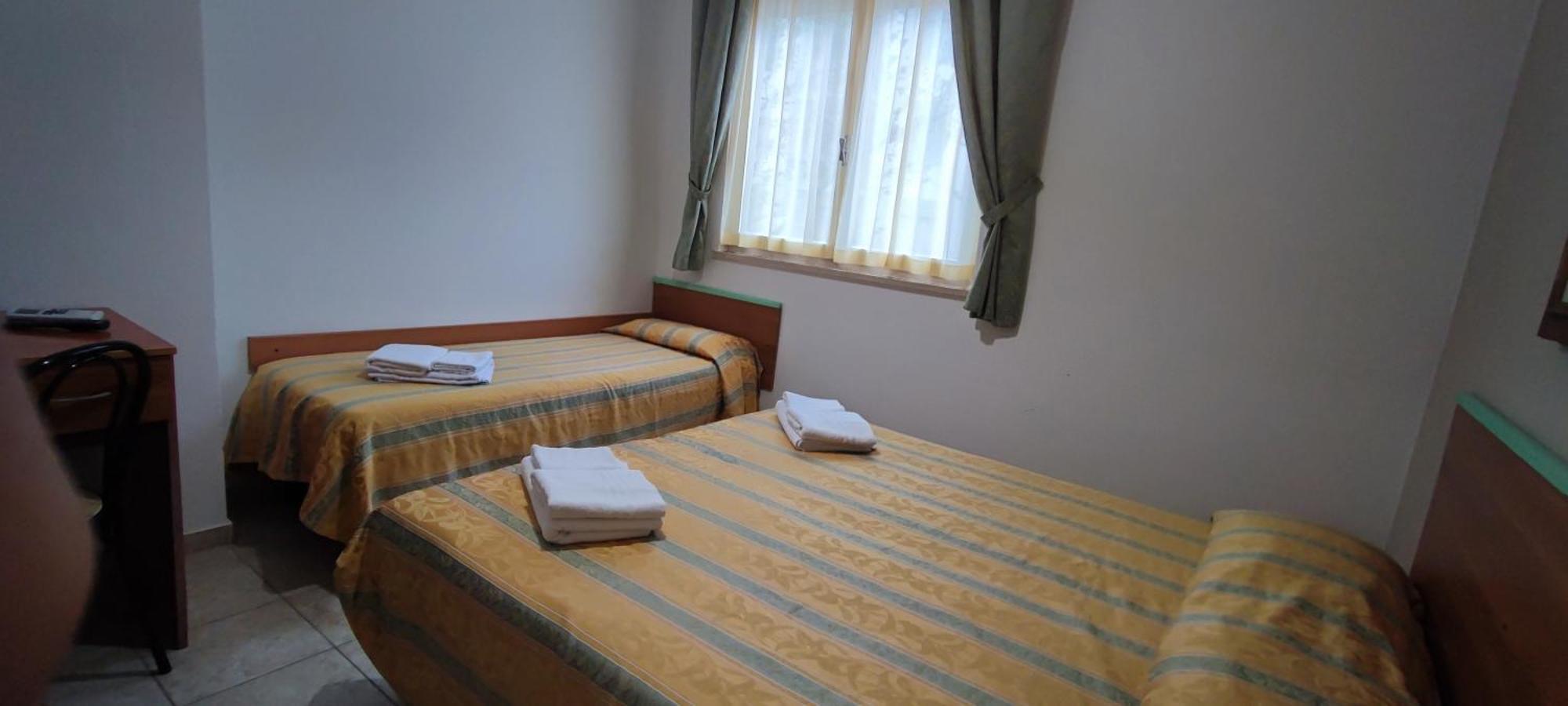Hotel Zeus Lido Di Classe Room Only Екстер'єр фото