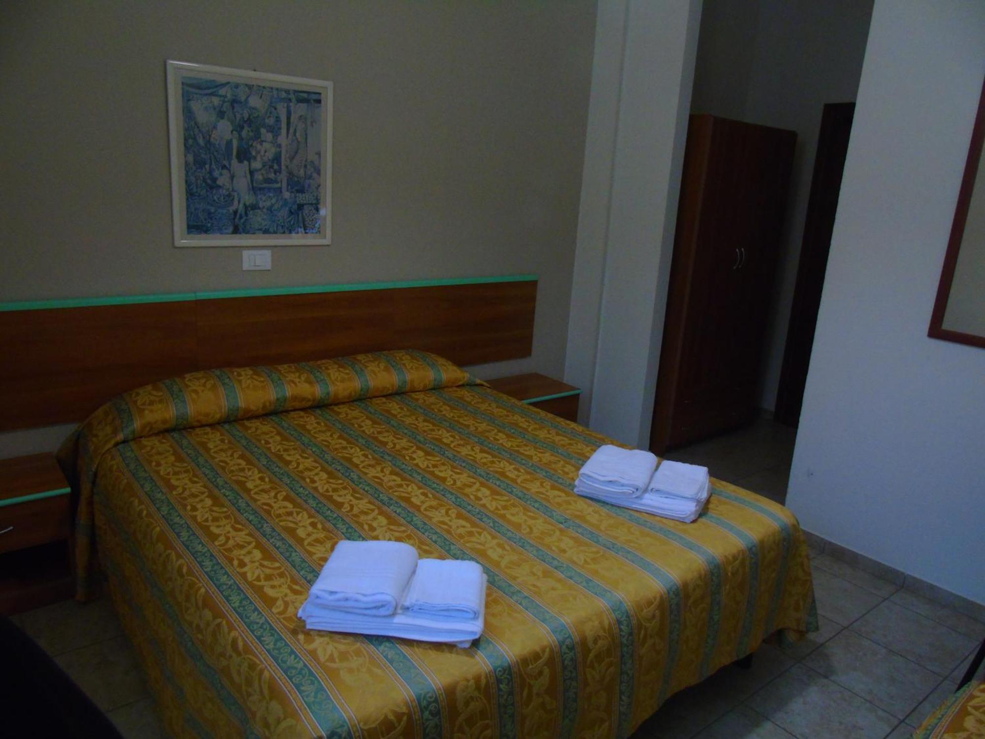 Hotel Zeus Lido Di Classe Room Only Екстер'єр фото